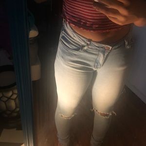 Light washed denim ripped jeans